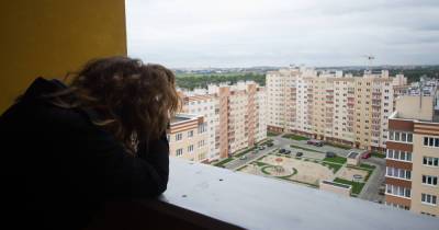 «Перед окном пролетело что-то большое»: очевидцы — о гибели школьницы, выпавшей с высотки на Горького