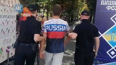 В Одессе задержали американца в футболке с изображением флага России