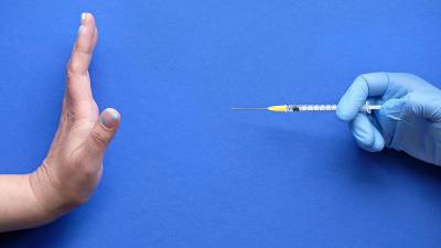 Безопасны ли вакцины от ковида? Главные вопросы сомневающихся