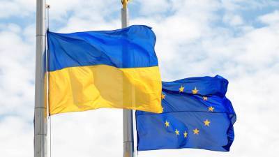 Еврокомиссия предупредила Украину об угрозе потери транша, несмотря на выполненные условия ЕС