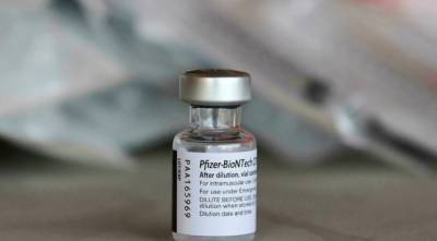 В США полностью одобрена вакцина компании Pfizer от коронавируса