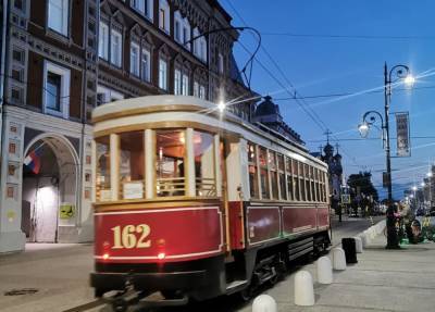 Советский трамвай 1938 года будет ходить по улице Рождественской до конца лета