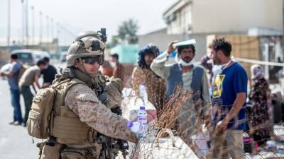 Байдена призывают продлить срок эвакуации из Афганистана