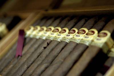 В Смоленске вор украл из магазина сигареты на 25 тысяч рублей