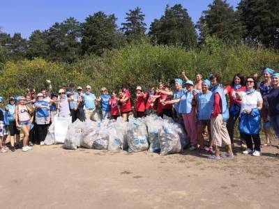 Волонтеры Южноуральска приняли участие в акции «Вода России»