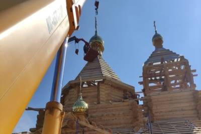 На храм в селе Красниково Курской области установили купол и колокола
