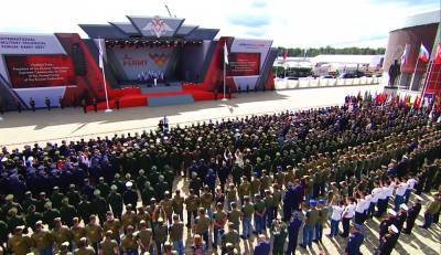 "России есть чем гордиться": Путин рассказал о развитии армии и флота