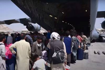 В США увидели угрозу эвакуационным самолетам со стороны талибов