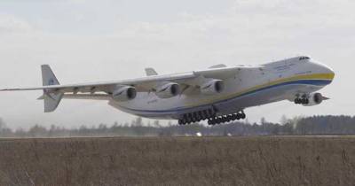 Крупнейший транспортный самолет "Мрия" испугал киевлян, пролетев экстремально низко над городом
