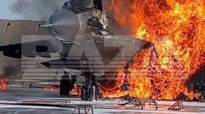 В России прямо на аэродроме сгорел истребитель МиГ-29