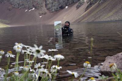 Картина маслом: московская художница написала подводный пейзаж на 6-метровой глубине горного озера – Учительская газета