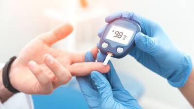 Борьба за жизнь: родители детей с диабетом просят выделить им системы мониторинга глюкозы