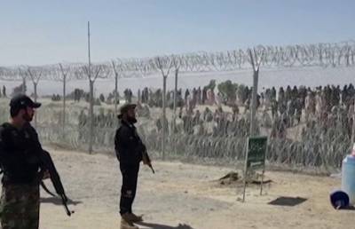 В аэропорту Кабула в местных жителей стреляют местные силы правопорядка и американские военные