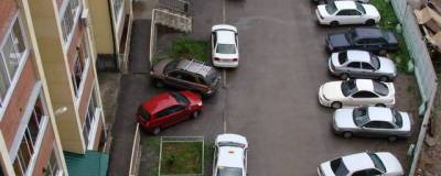 В Омске приступили к ликвидации незаконных парковок