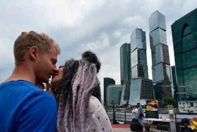 Синоптик пообещал москвичам погодные «намеки на осень»