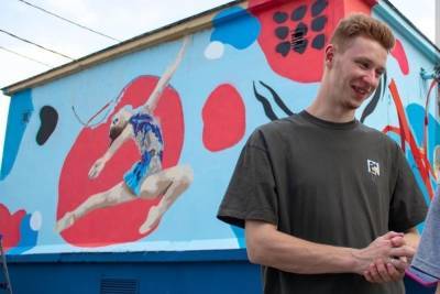 В Краснодаре появился стрит-арт с гимнасткой Диной Авериной