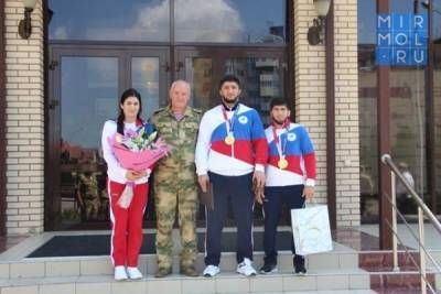 В Росгвардии Дагестана чествовали Олимпийских чемпионов