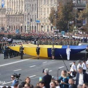 На Крещатике проходит парад ко Дню Независимости Украины: онлайн-трансляция