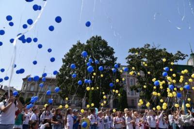 «Слава Украине!»: в Одессе проходит Марш защитников и патриотов Украины (ФОТО)