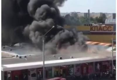 Мощный пожар охватил харьковский рынок, первые кадры с места ЧП: слетелись спасатели