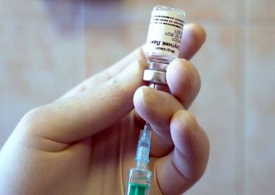 Эксперты разрешили людям старше 60 прививаться вакциной «Спутник Лайт»