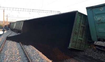 11 вагонов с углем сошли с рельсов в Кемеровской области