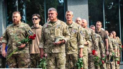 В Минобороны почтили память погибших Героев Украины