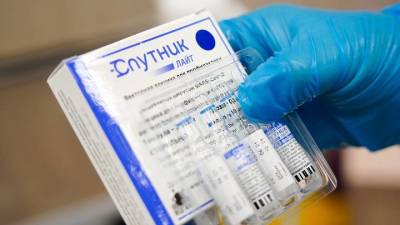 Глава МИД Венгрии отметил эффективность вакцины «Спутник V»