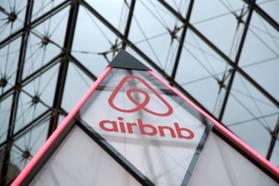 Airbnb бесплатно разместит 20 тыс. афганских беженцев