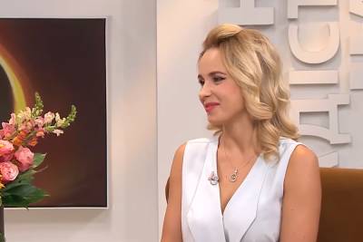 Ножки просто загляденье: звезда канала "Украина" Лилия Ребрик сверкнула точеной фигуркой в воздушном платье