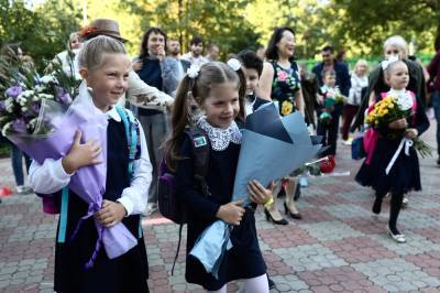 Собянин: жестких ограничений в школах к 1 сентября не планируется