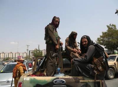 Военный аналитик Сивков заявил, что талибы задействуют захваченное оружие США для подавления внутренних конфликтов в Афганистане