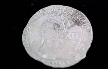 Монета с портретом Карла I помогла ученым разгадать тайну форта
