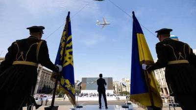 Прохождение катеров и пролет авиации в Киеве: впечатляющие фото и видео