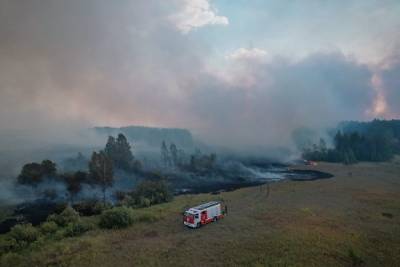 Под Каменском-Уральским крупный пожар приблизился к федеральной трассе