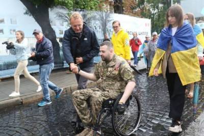 Каратели и нацисты во Львове отметили праздник Украины «маршем инвалидов»