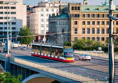 Общественный транспорт Праги начнет ходить чаще