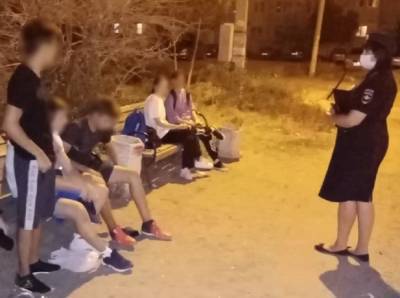 В Астрахани на 11 родителей составили протоколы за ночные прогулки детей