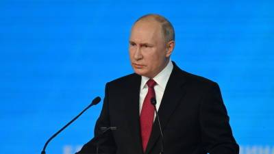 Путин призвал разобраться с проблемой автоматического списания соцвыплат за долги