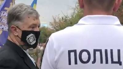 На Украине возбудили дело в отношении облившего Порошенко зеленкой мужчины