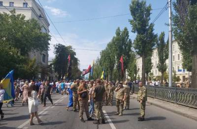 Украинские нацисты и белорусские змагары провели в Киеве марш...
