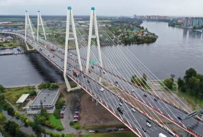На Большом Обуховском мосту в Петербурге с 31 августа перекроют две полосы