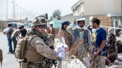 США эвакуировали из аэропорта Кабула штабных военнослужащих