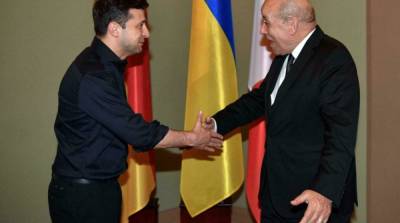 Зеленский призвал Францию заставить Россию урегулировать конфликт на Донбассе