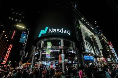 Американский фондовый индекс Nasdaq Composite впервые достиг отметки в 15019,80 пункта