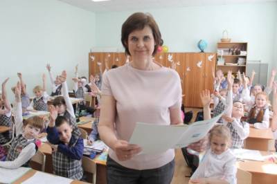 Учителям Хабаровского края заплатили за отличников