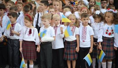 В новом учебном году детей в украинских школах будут воспитывать по-новому: подробности