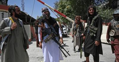 Эвакуация из Афганистана может затянуться. Талибы угрожают "последствиями"