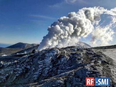 Жителей Северо-Курильска сегодня разбудило извержение Эбеко
