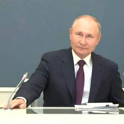 Путин поручил усилить работу по обеспечению безопасности в России